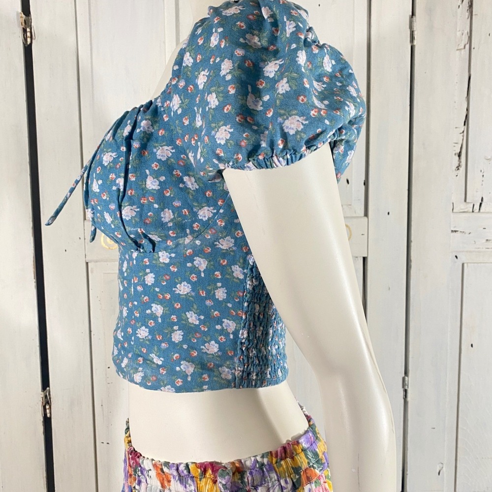 Laura Ashley x Lucky Brand Smocked Peasant Top XS Blue Floral Fairy Cottagecore - Picture 5 of 11